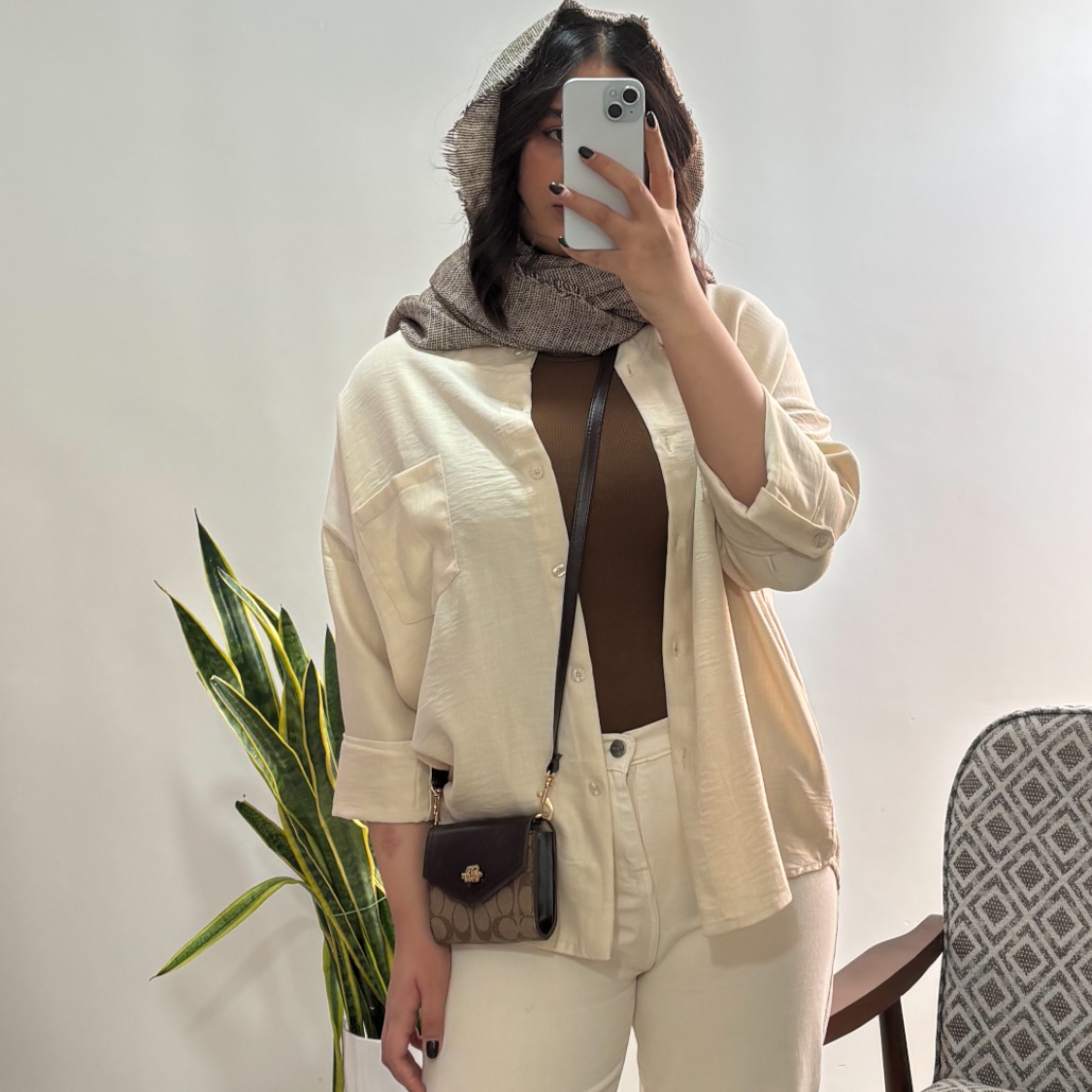 شومیز یقه گرد دکمه دار تک جیب اور سایز